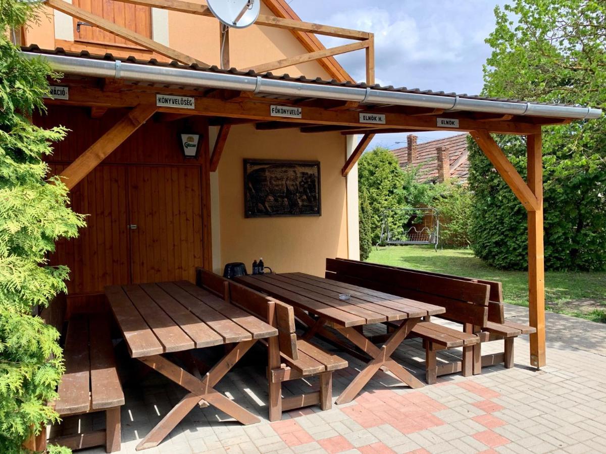 Matrai Vadaszhaz Matraterenye Exteriör bild